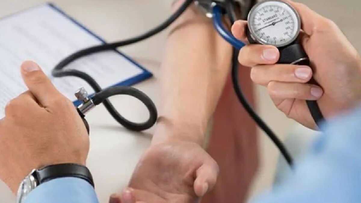 High Blood Pressure Cases, High Blood Pressure Rising in india, 4 out of 10 Patients Not Checking, Patients Not Checking Regularly, high blood pressure unhealthy lifestyle, smoking,