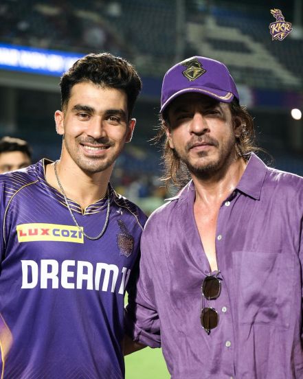 kkr-owners-shahrukh-khan-juhi-chawla-ipl 