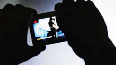 boyfriend sent bride nude photos on groom mobile phone to break marriage