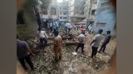 Police destroyed Robbers Abandoned Houses, Robbers Using Abandoned Houses to stay, Robbers Using Abandoned hide, Houses to stay, Navi Mumbai, Kopar Khairane Area, robbers in kopar khairane,