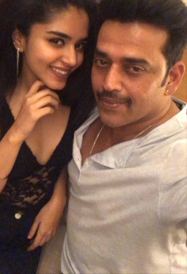 ravi kishan viral photo with woman 