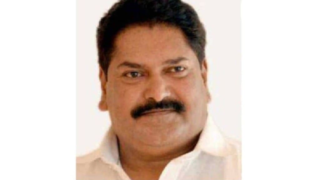 kolhapur lok sabha seat, Sanjay Mandlik, Clarifies Controversial, against shahu maharaj, opponents deliberately distorted statement, shahu maharaj adopted statement, kolhapur shahu maharaj, shivsena, congress,