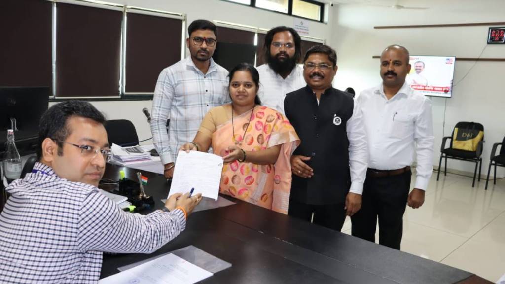 vanchit bahujan aghadi candidate madhvi joshi filled nomination secretly for maval lok sabha constituency