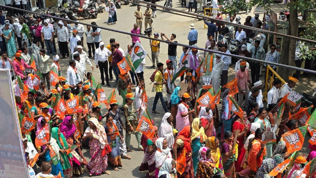 wardha lok sabha seat, devendra fadnavis, not attend, campaign rally , discussion started, bjp, less crowd, sharad pawar, rally, marathi news, maharashtra politics,