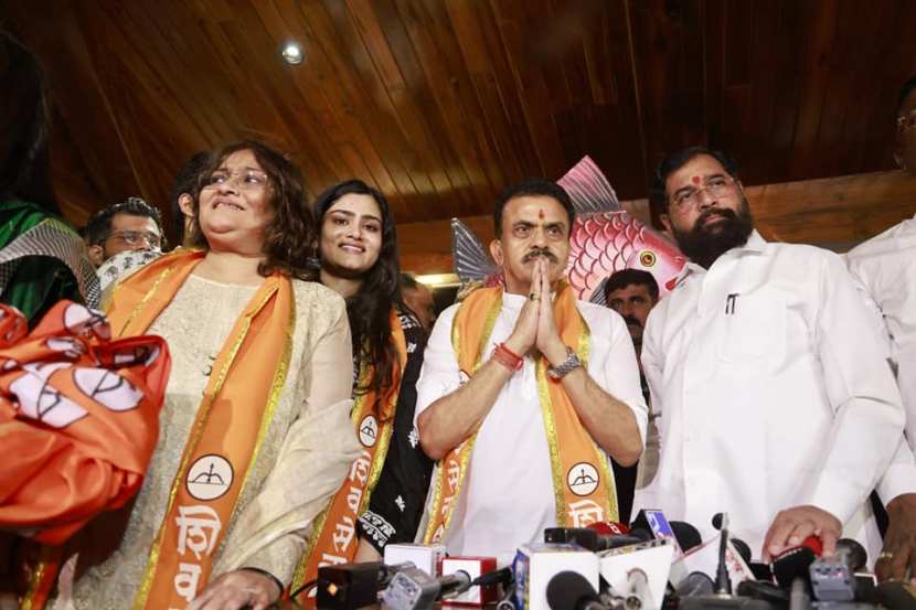 Sanjay nirupam joined shivsena again