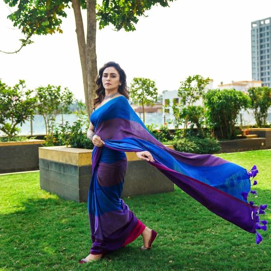 Amruta Khanvilkar Blue Saree