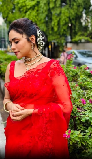 Amruta Khanvilkar Red Saree