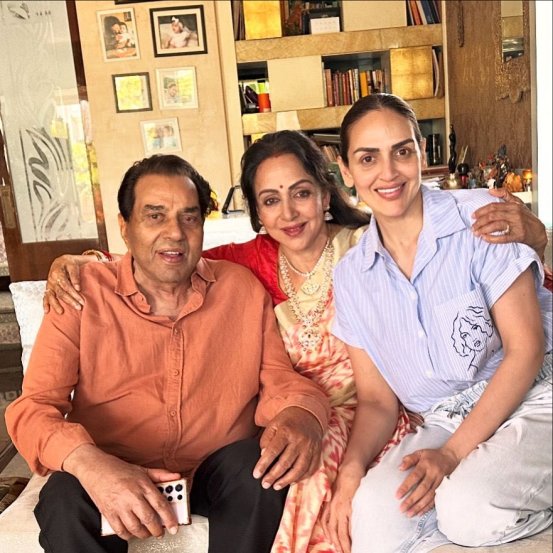 Dharmendra Hema Malini Wedding Anniversary