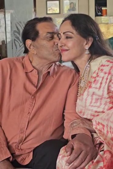 Dharmendra Hema Malini Wedding Anniversary