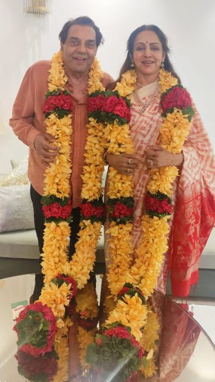 Dharmendra Hema Malini Wedding Anniversary