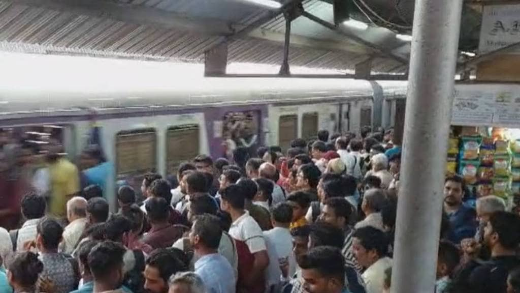 Ghatkopar station at 4.45 Pm