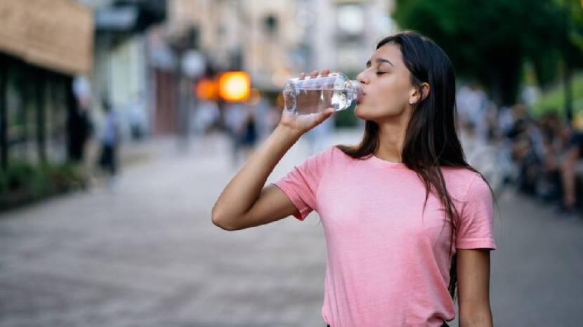 Why Should We Not Drink Water Immediately After Coming From Outside