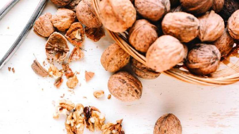 Benefits Of Eating Soak Walnuts in summer