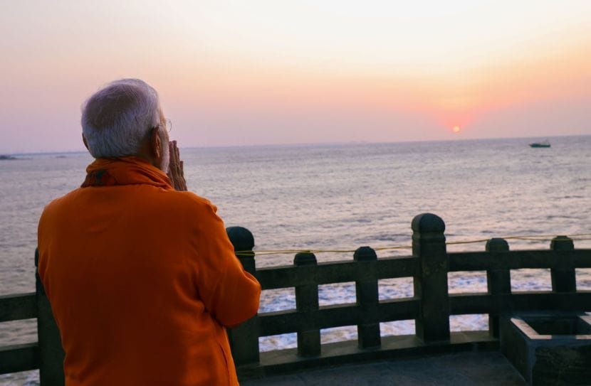 महत्त्वाचे म्हणजे या दोन दिवसांत प्रवाशांना कन्याकुमारीच्या समुद्र किनाऱ्यावर जाण्यात बंदी घालण्यात आली आहे. मिळालेल्या माहितीनुसार, गुरुवार ते शनिवार हा समुद्रकिनारा पर्यटकांसाठी बंद करण्यात आला आहे. तसेच या ठिकाणी पोलिसांचा मोठा बंदोबस्त तैनात करण्यात आला आहे.