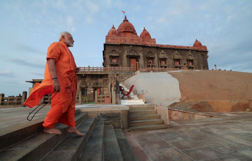 कन्याकुमारी येथील विवेकानंद रॉक मेमोरिअलमधील ध्यान मंडपम येथे त्यांनी ध्यान करण्यास सुरुवात केली आहे. याच ठिकाणी स्वामी विवेकानंद यांनी ध्यान केले होते. ते १ जूनपर्यंत येथे ध्यानधारणा करणार आहेत.