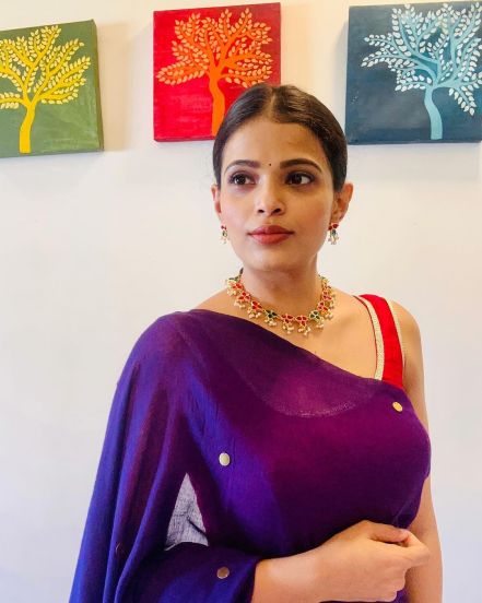 Tharla tar mag fame Priyanka Tendolkar photos in saree viral on social media