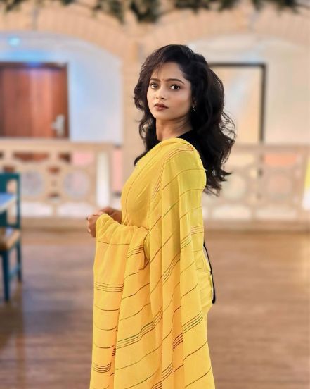 Shivali Parab Yellow Saree Look