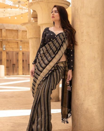 Sonalee Kulkarni Black Silk Saree