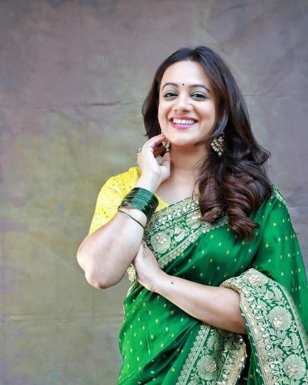 Spruha Joshi 