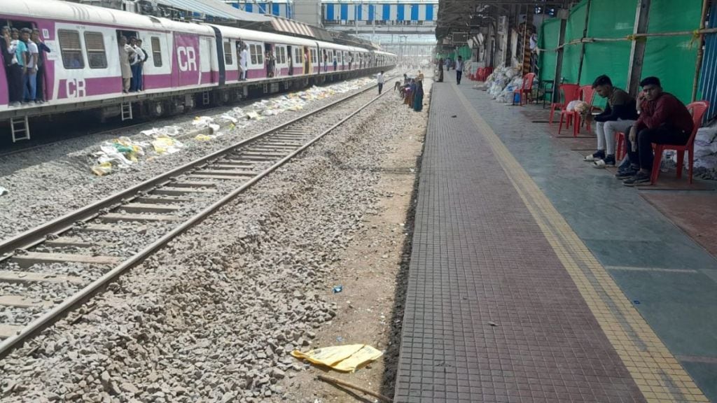 railway tracks were moved from one place to another in 8hours width of the platform will increase