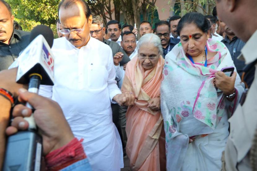 Baramati voting photos