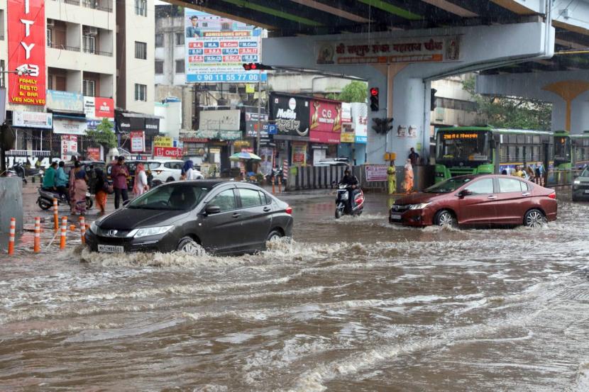 Unseasonal rain in satara 