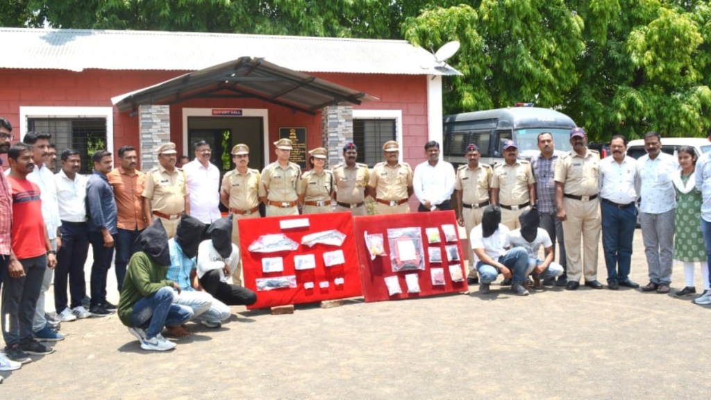 karad city police nabbed a gang of five who were preparing to carry out robbery