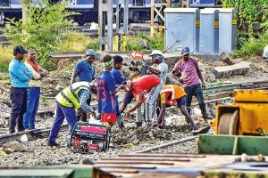 central railway mega block for expansion of csmt platforms expansion