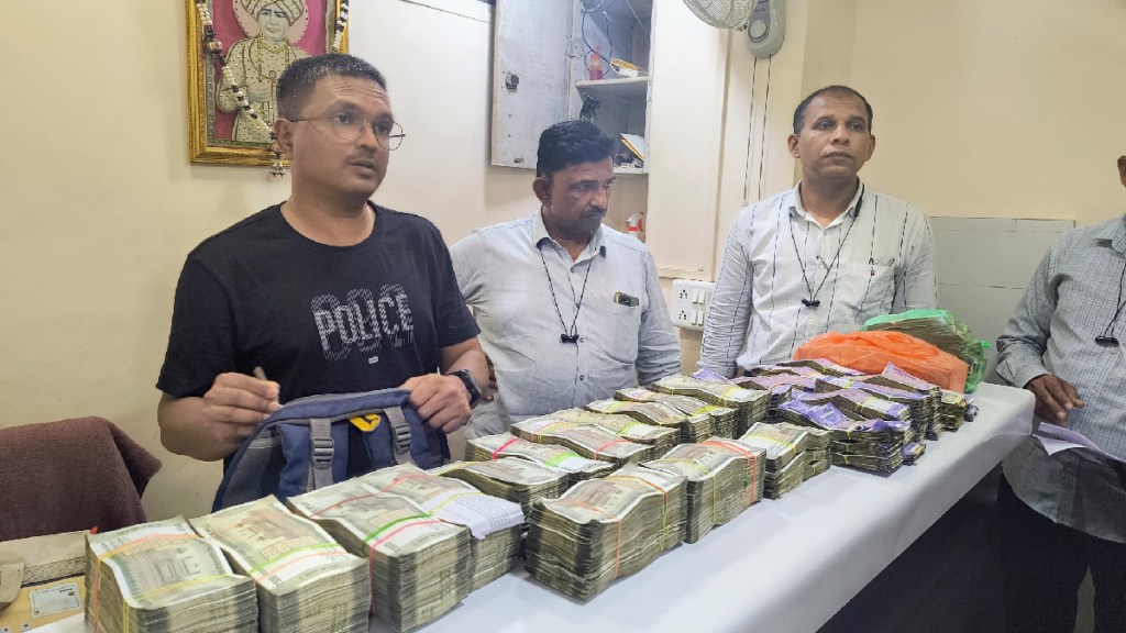 Huge cash seized in Chhatrapati Sambhajinagar