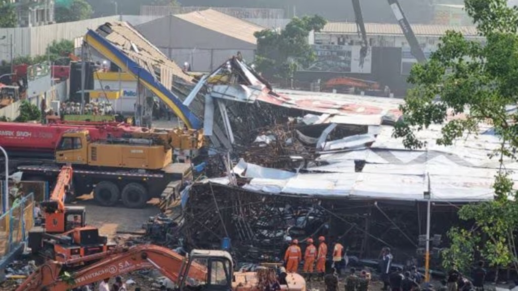 ghatkopar hoarding collapse