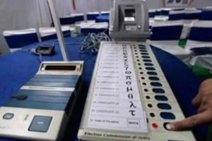 Voting machines defective at Jadhav Vidyalaya and Nilgavan Primary School in Malegaon Outer Constituency