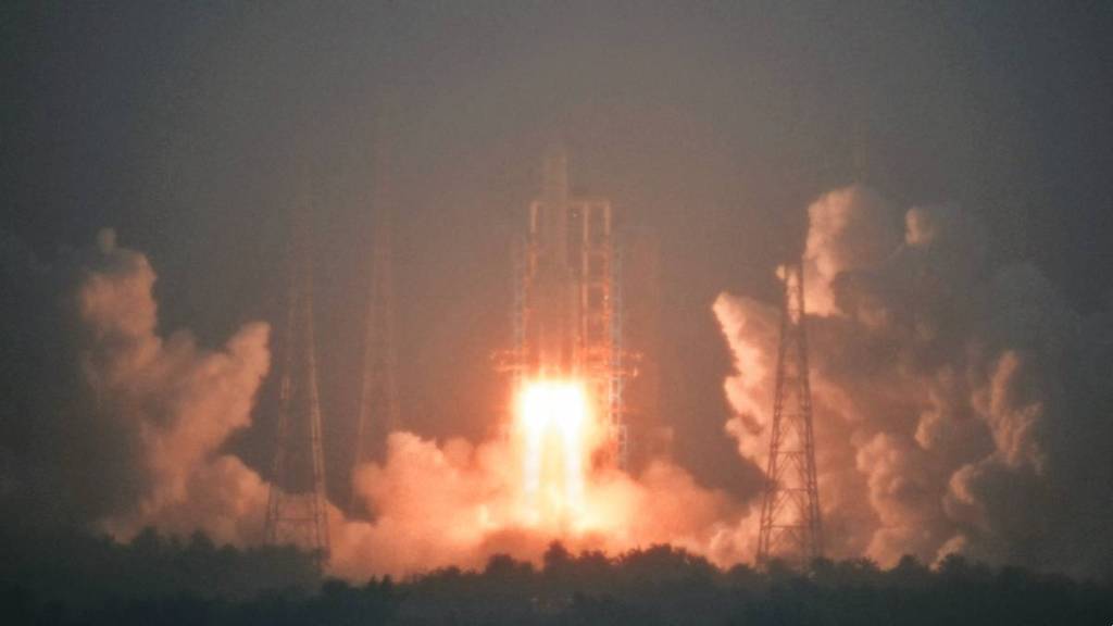 china successfully launches chang e 6 probe to study dark side of the moon