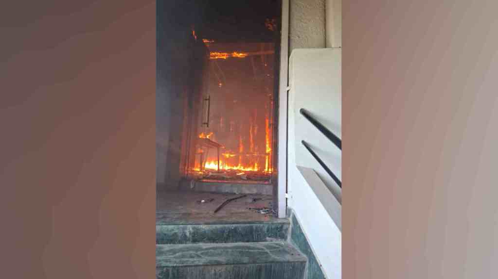 pune, fire breaks out roof in pune, Fire Breaks Out in karan sohail building, Bhandarkar Road area, Area No Injuries, pune news,