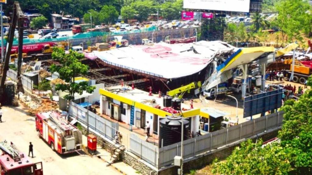 ghatkopar hoardings collapse