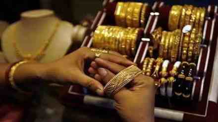 Gold, Silver, Gold Prices Drop, Silver Prices Drop, Gold Prices Drop in Nagpur, Silver Prices Drop in Nagpur,