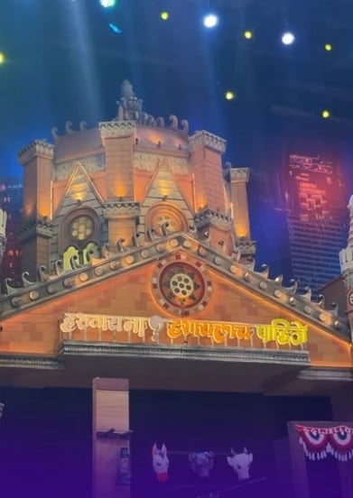 hastay na hasaylach pahije marathi show set