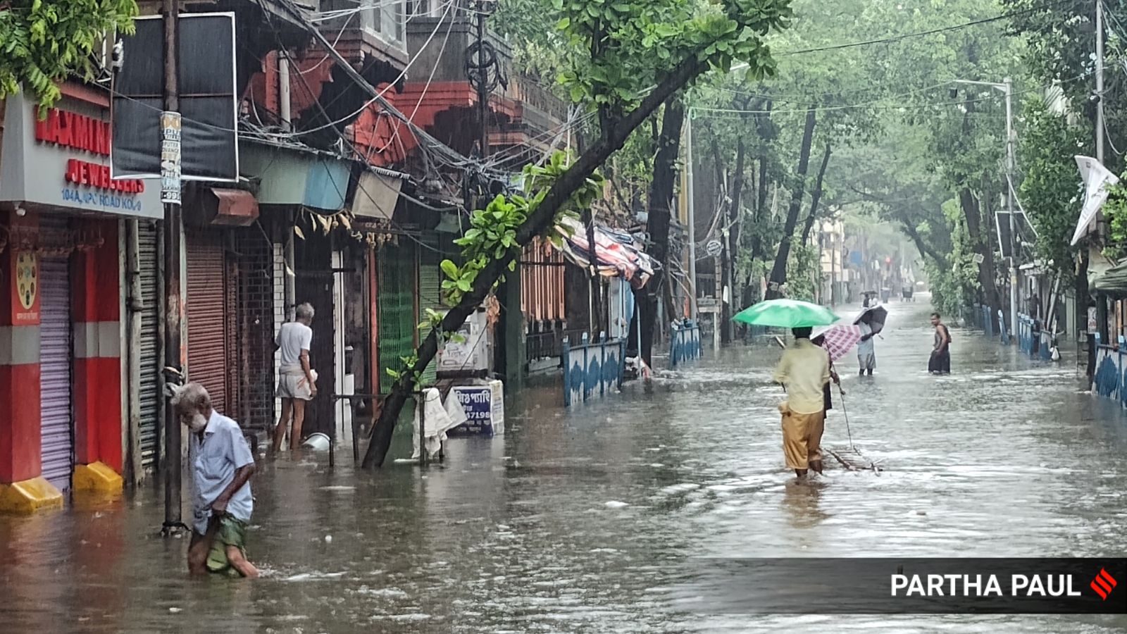 Cyclone Remal Hits West Bengal, Causing Destruction and Casualties