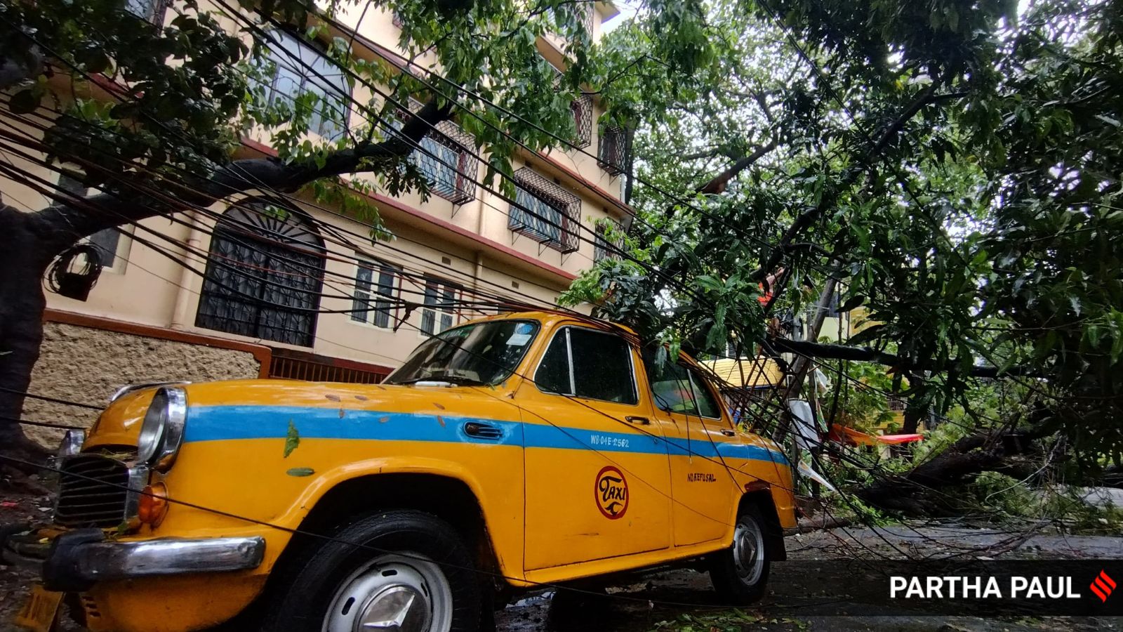 Cyclone Remal Hits West Bengal, Causing Destruction and Casualties