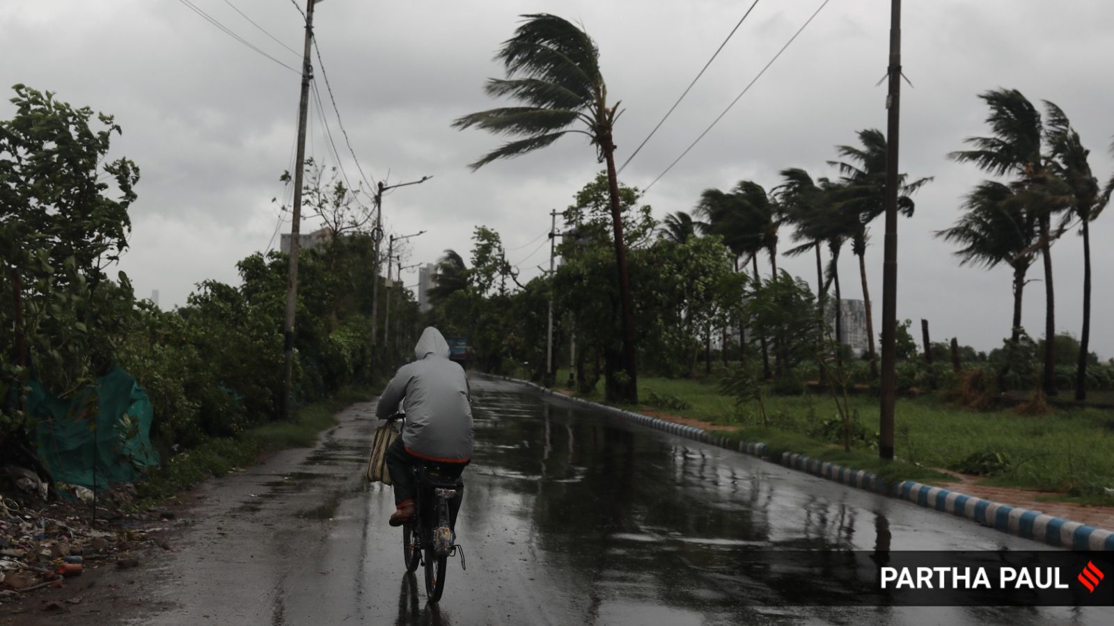 Cyclone Remal Hits West Bengal, Causing Destruction and Casualties