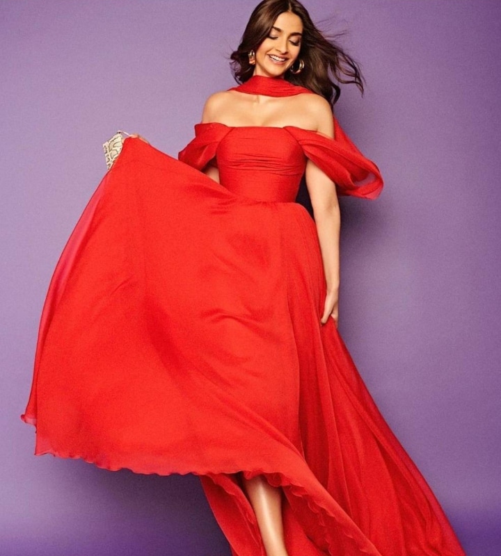 The style icon once again took to method dressing while promoting her movie The Zoya Factor. In the movie, her character, Zoya is considered the lucky charm of the Indian men's cricket team. Red is considered to be a colour of auspiciousness, making Sonam Kapoor sport the colour for all her promotional looks. (Photo: Instagram/@sonamkapoor)