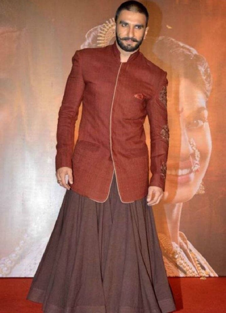 The effervescent Ranveer Singh is known to wear bold outfits. While promoting Bajirao Mastani he was seen in a sherwani and a long skirt. The outfit resembled that of the character he played in the movie, Peshwa Bajirao. His unconventional look made headlines. (Photo: X/@ranveercafe69)