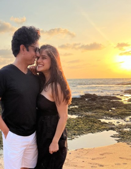 priya bapat and umesh kamat enjoying goa trip