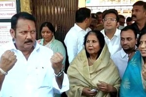 udayanraje bhosale vs shashikant shinde satara registers 54 11 percent voting in 3rd phase of lok sabha poll