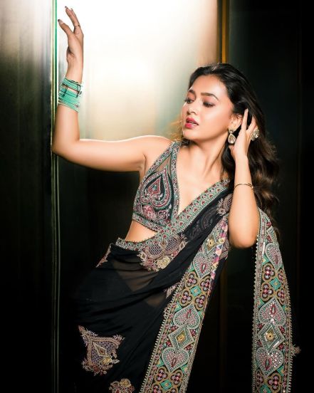 Tejasswi Prakash in designer black saree hot photos shared on social media