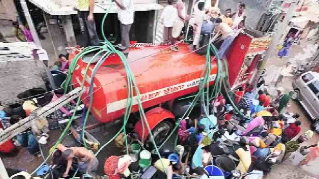 Water Crisis, Water Crisis Deepens in Amravati Division, Water Crisis in western vidarbh Villages, western vidarbha, water crisis, water tanker, water tanker in villages, water scarcity, marathi news, Amravati news,