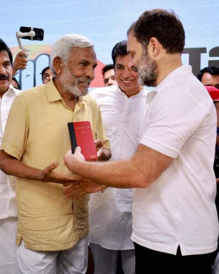 rahul gandhi with old congress leader