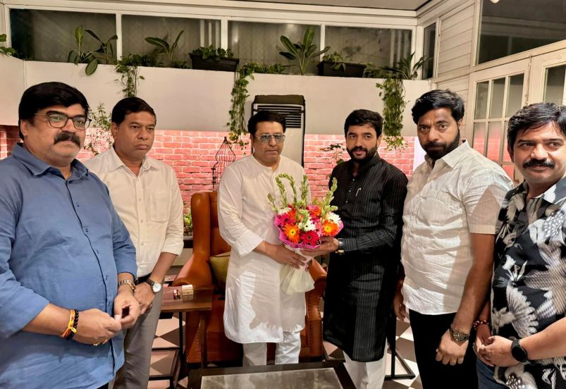 murlidhar mohol met raj thackeray