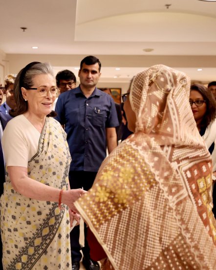  sheikh hasina meet sonia gandhi