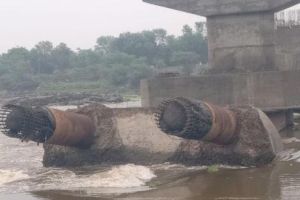 Public works department admits poor construction of bridge connecting Pune-Nagar district