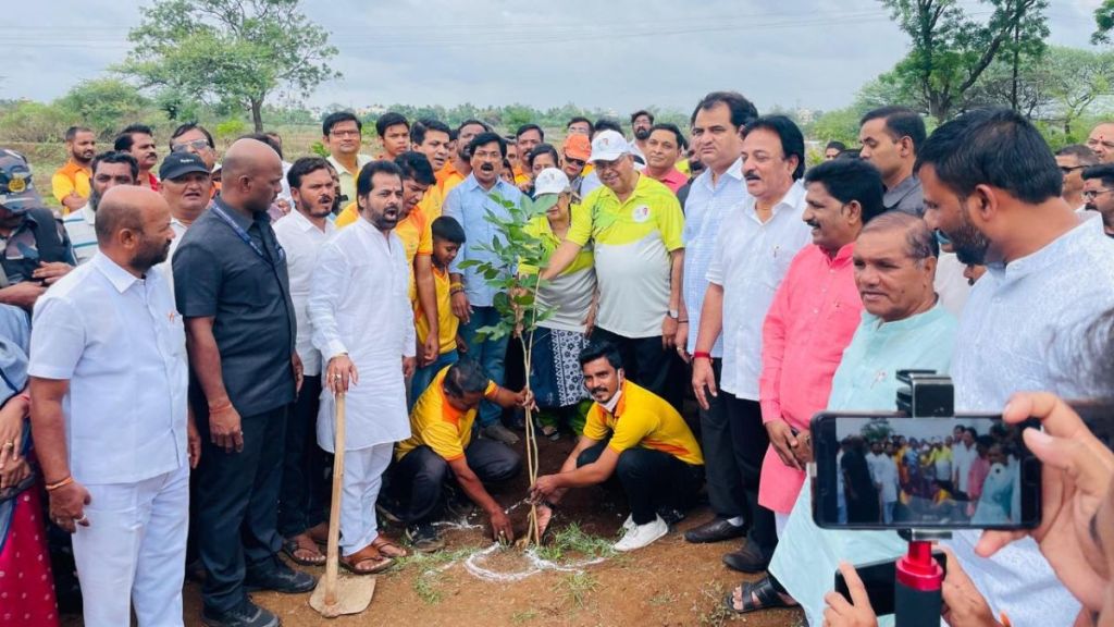 65 thousand trees planted in Kolhapur on the occasion of Chandrakant Patils birthday